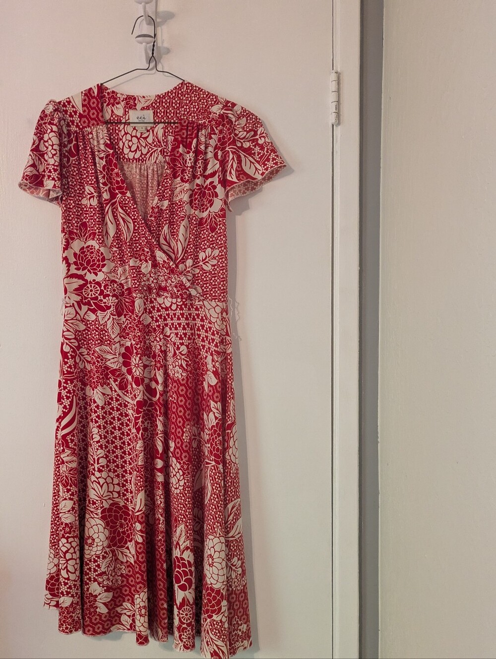 ECI Red and White Floral V-Neck Midi Dress